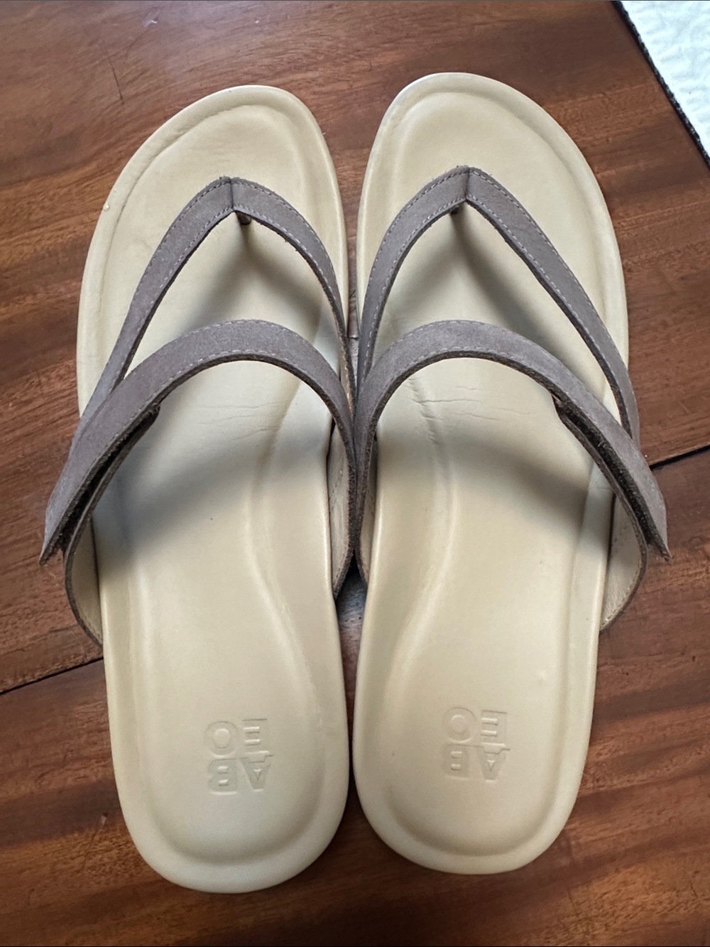 Abeo Oasis Thong Sandals - Picture 2 of 6